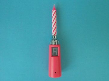 Singola candela di compleanno di canto del centro a spirale rosa divertente nessuna cera che gocciola Eco amichevole